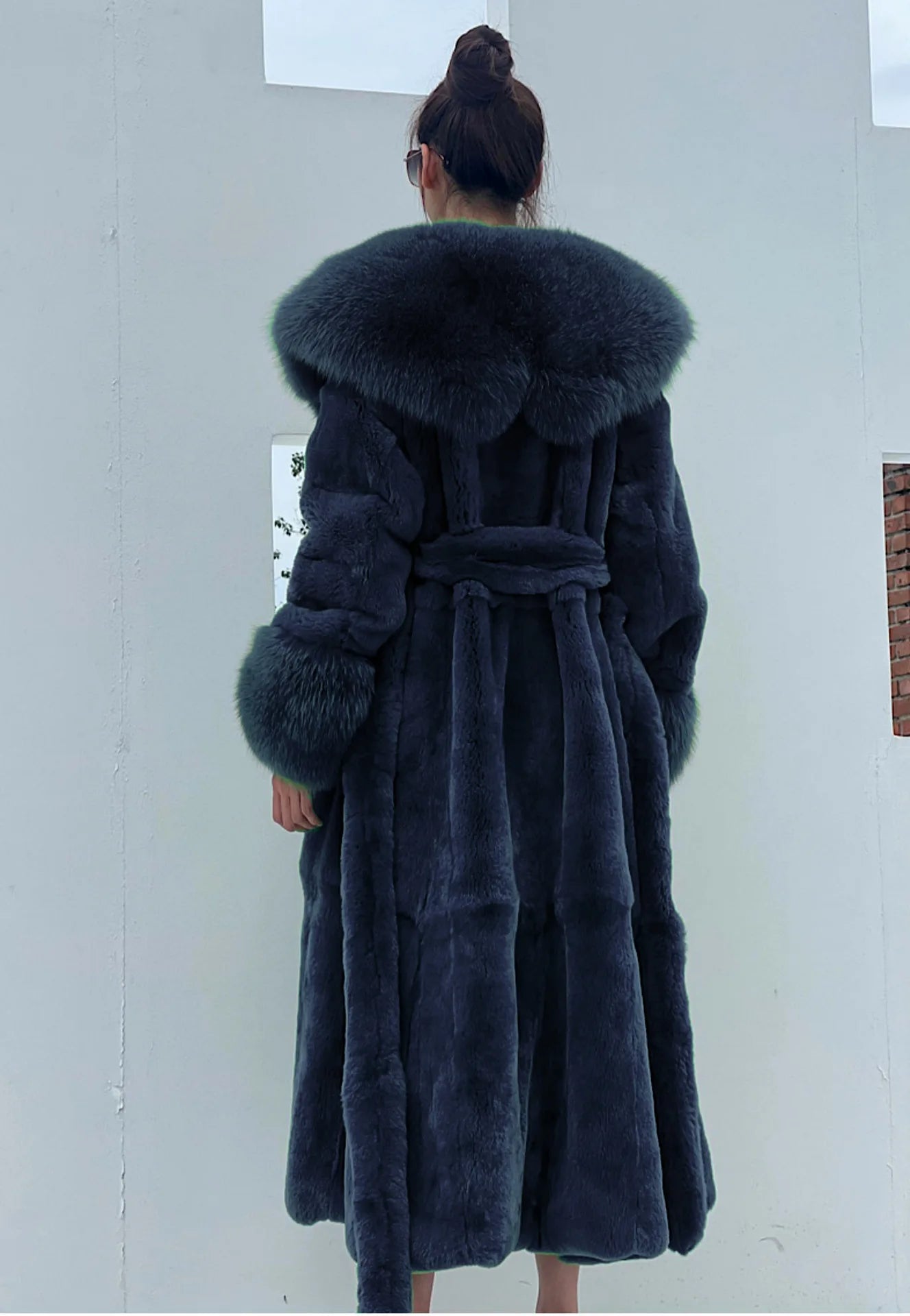 2026 Autumn and Winter Big Fur Collar Fashion Fur Coat Women's Mid-Length Thickened European and American Loose Temperament Coat