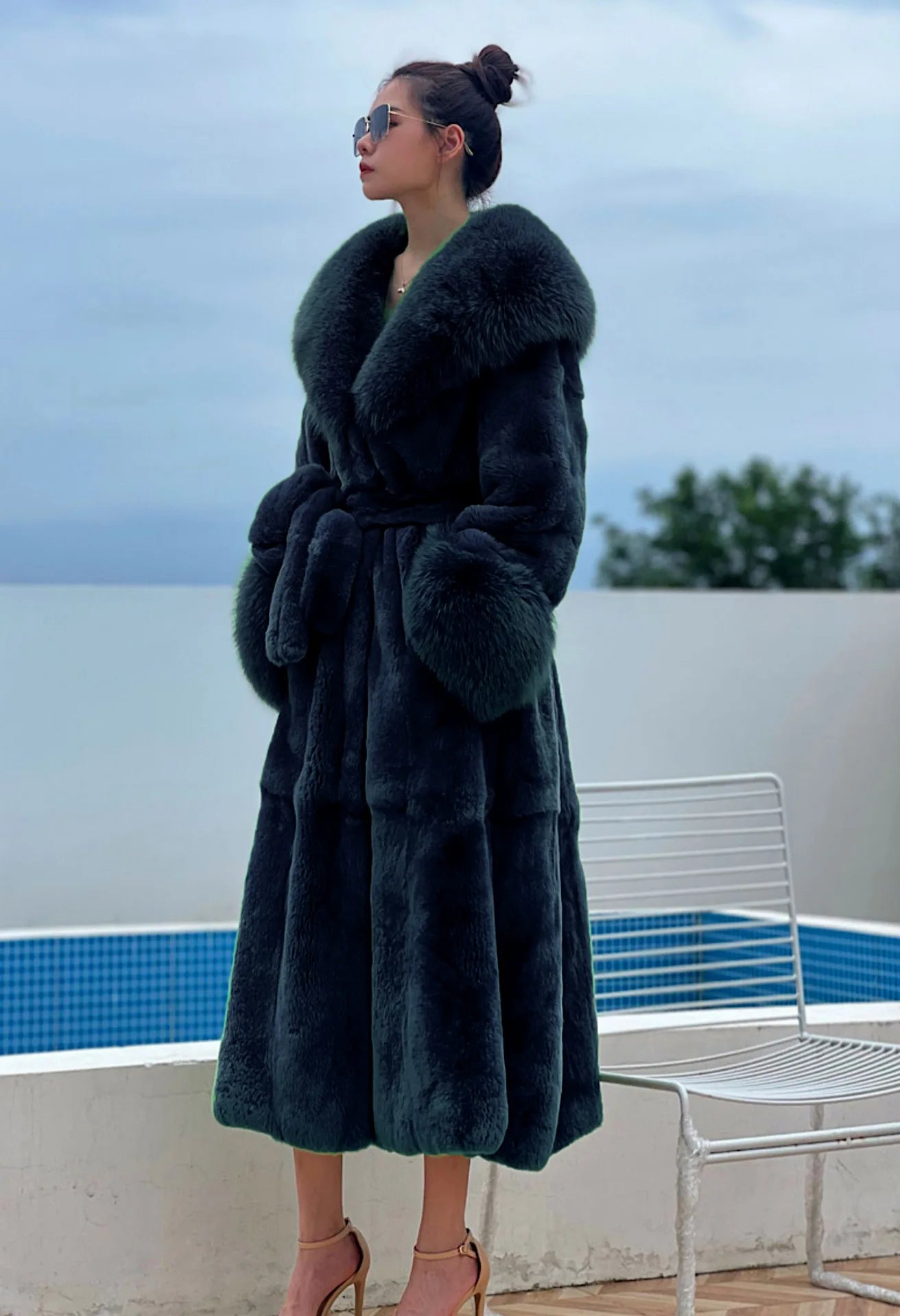 2026 Autumn and Winter Big Fur Collar Fashion Fur Coat Women's Mid-Length Thickened European and American Loose Temperament Coat