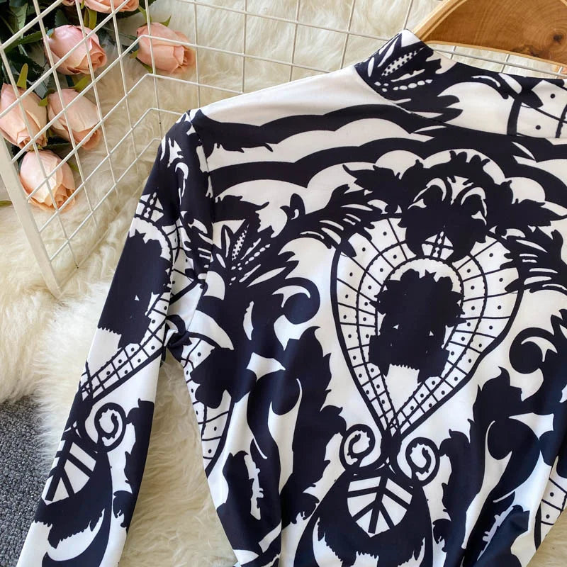 Women Bodysuit 2025 New Spring Fashion Diamonds Long Sleeve T-shirt Casual Streetwear Floral Print Sexy Skinny Bodycon Tops