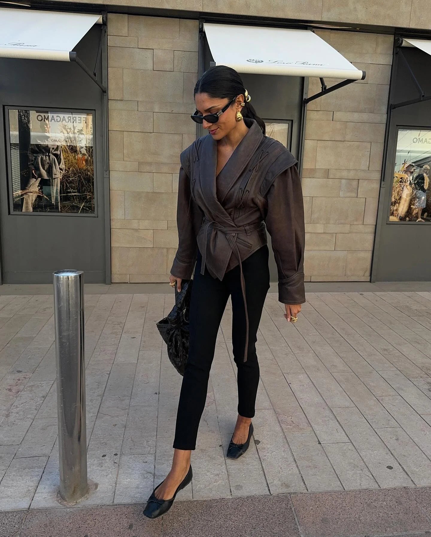 Women Leather Bomber Jackets Coats With Belt Notched Shoulder Pads Motorcycle Street Chic Short Outwear Fashion Solid Lace Up