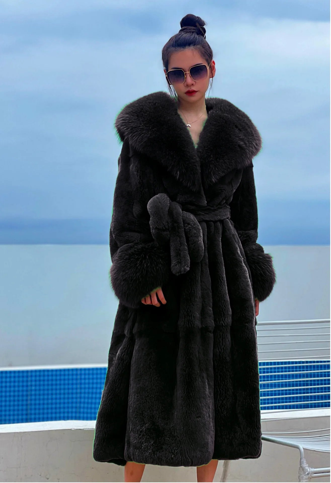 2026 Autumn and Winter Big Fur Collar Fashion Fur Coat Women's Mid-Length Thickened European and American Loose Temperament Coat