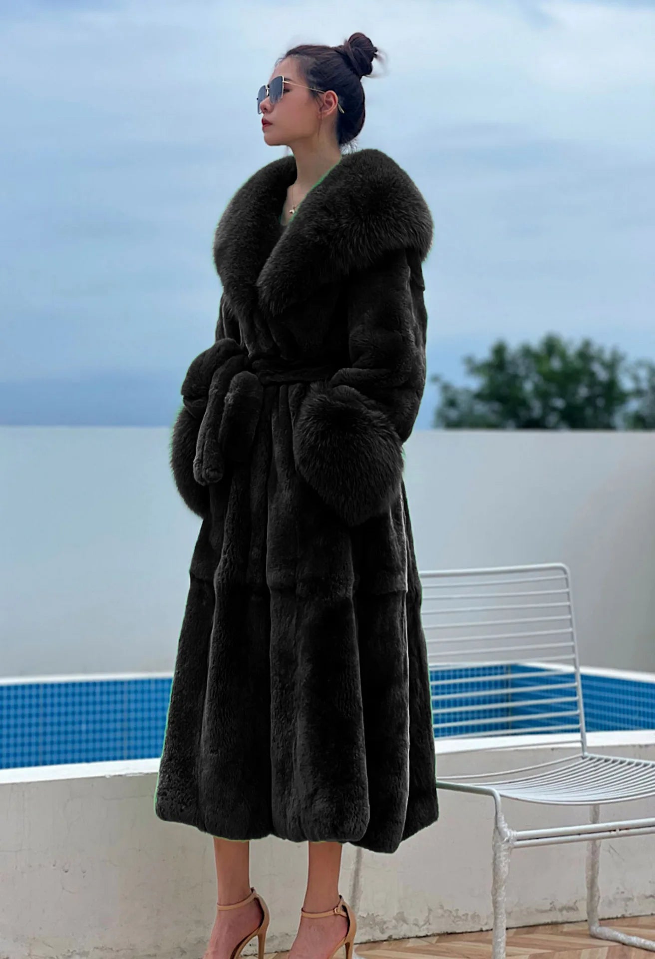 2026 Autumn and Winter Big Fur Collar Fashion Fur Coat Women's Mid-Length Thickened European and American Loose Temperament Coat