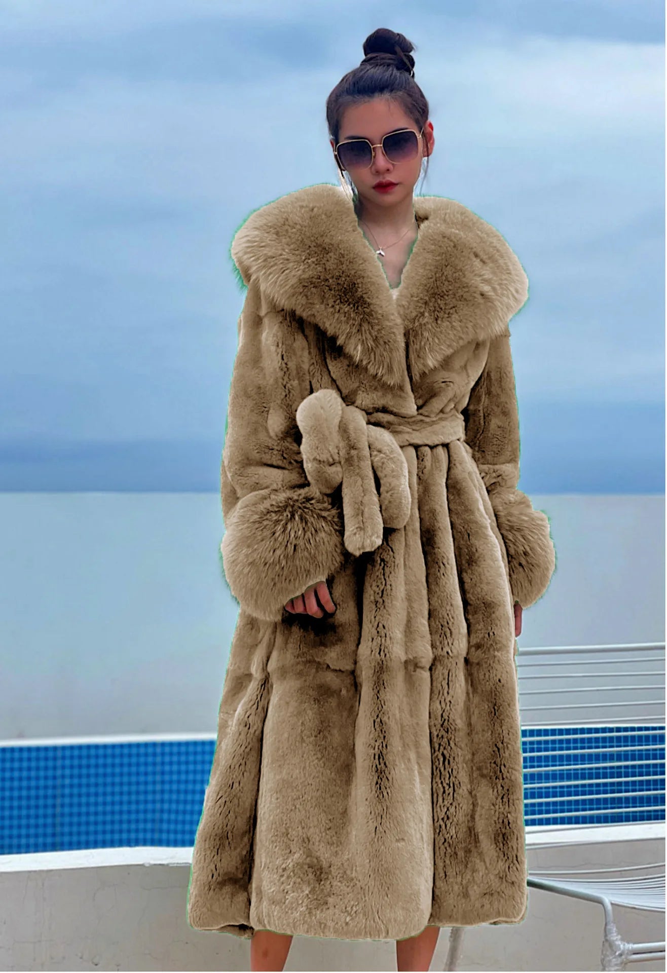 2026 Autumn and Winter Big Fur Collar Fashion Fur Coat Women's Mid-Length Thickened European and American Loose Temperament Coat