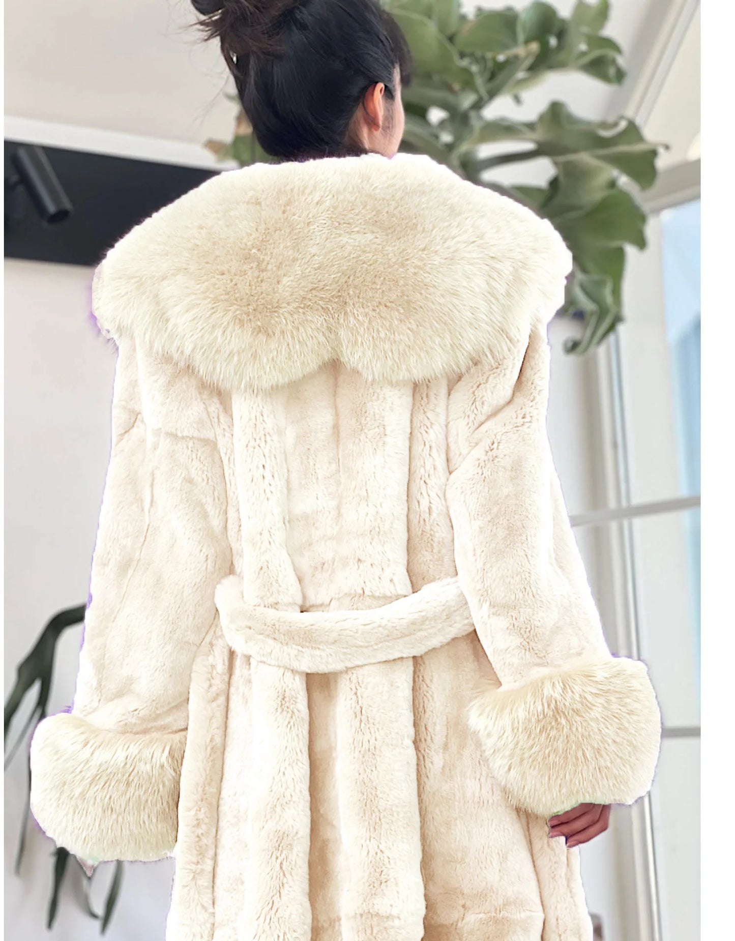 2026 Autumn and Winter Big Fur Collar Fashion Fur Coat Women's Mid-Length Thickened European and American Loose Temperament Coat